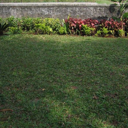 Hotel Ferreira Resort Lonavala Kültér fotó