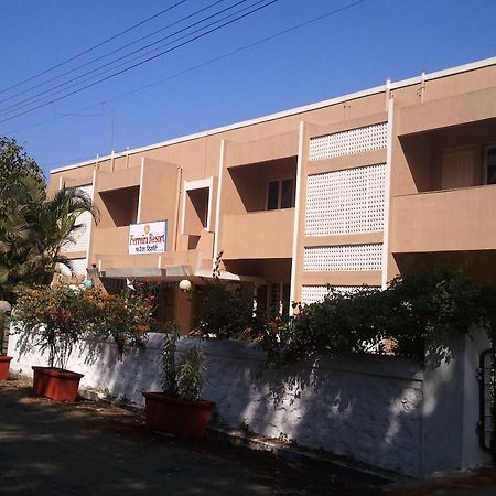 Hotel Ferreira Resort Lonavala Kültér fotó