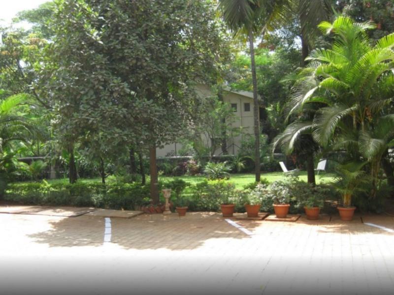 Hotel Ferreira Resort Lonavala Kültér fotó